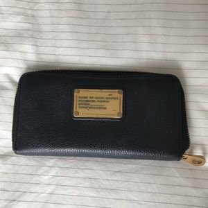 Marc Jacobs Classic Q Slim Zip Continental Wallet